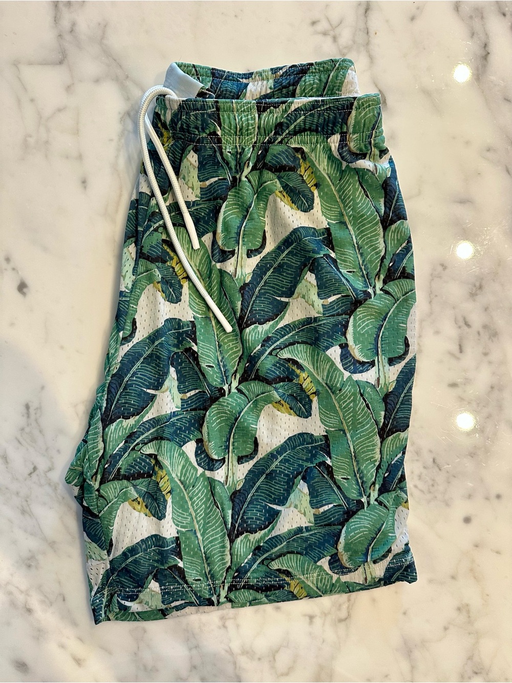 Nice Laundry - Men’s Tropical Leaf Athletic Mesh Shorts - 6in inseam - Picture 4 of 4
